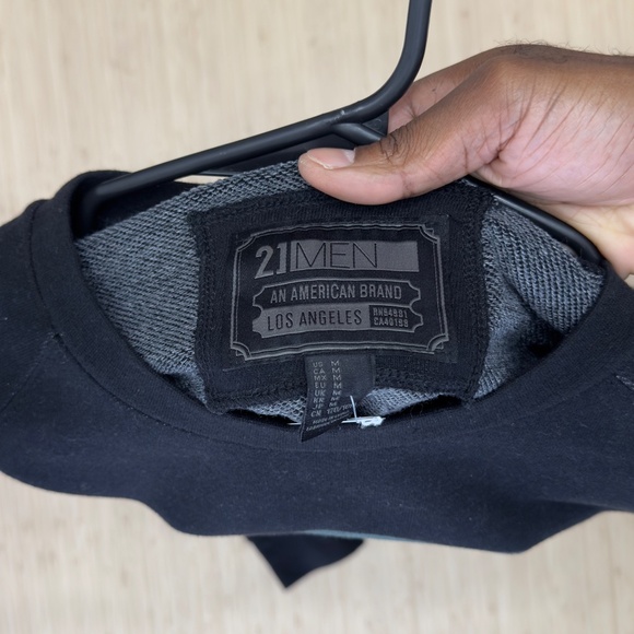 Forever 21 - Rottweiler Sweatshirt - size M - Picture 5 of 6